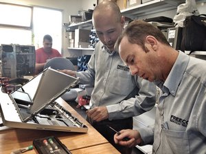 crwdns2886502:0FREECOMcrwdne2886502:0