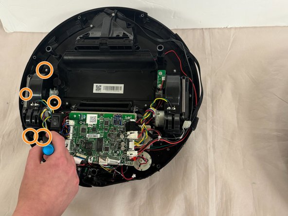 Hoover Rogue 970 Wheel Replacement, Wheel: crwdns2935265:014crwdnd2935265:02crwdnd2935265:02crwdne2935265:0