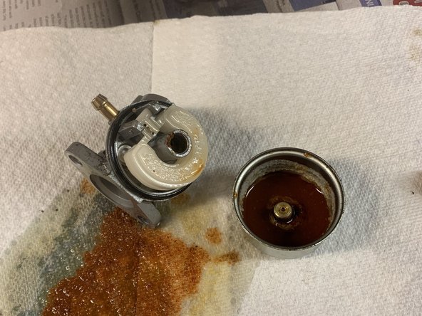 How to Rebuild a Briggs and Stratton Quantum Engine Carburetor: step 6, image 3 of 3