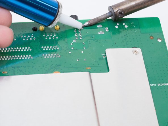 D-Link DIR-890L Power Switch Replacement: crwdns2935265:011crwdnd2935265:02crwdnd2935265:02crwdne2935265:0