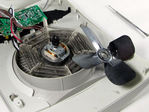 Holmes HEH8031 Fan Blade Assembly Replacement, Remove blade assembly: crwdns2935265:06crwdnd2935265:03crwdnd2935265:03crwdne2935265:0