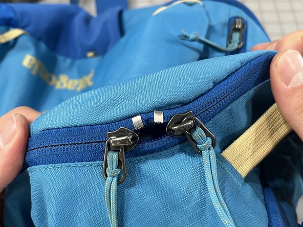 Advanced No-Sew Zipper Repair Techniques, TECHNIQUE: Isolating zipper teeth damage - Packs: crwdns2935265:013crwdnd2935265:03crwdnd2935265:03crwdne2935265:0