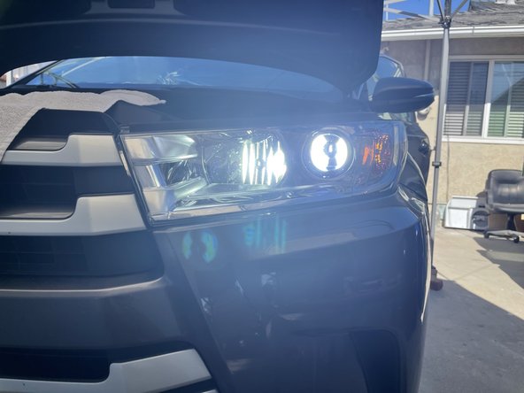 2015-2019 Toyota Highlander Headlight Bulbs Replacement: crwdns2935265:014crwdnd2935265:02crwdnd2935265:03crwdne2935265:0