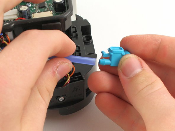 iRobot Braava Jet 240 Nozzle Replacement: crwdns2935265:012crwdnd2935265:03crwdnd2935265:03crwdne2935265:0