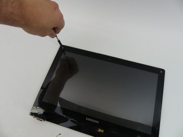 Samsung NP-QX411L Screen Replacement: crwdns2935265:016crwdnd2935265:02crwdnd2935265:02crwdne2935265:0