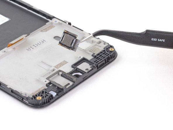 Motorola Moto E6 Plus Display Replacement, Remove the earpiece speaker: crwdns2935265:038crwdnd2935265:03crwdnd2935265:03crwdne2935265:0