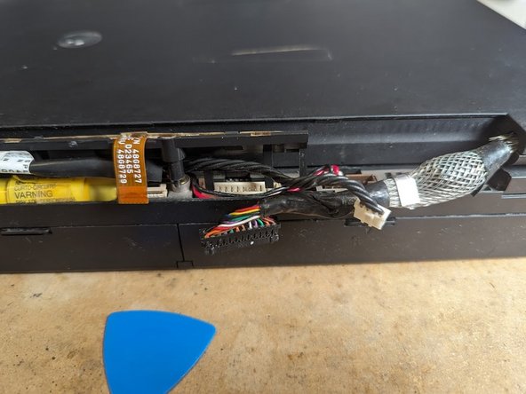 IBM Thinkpad 700C Disassembly, Unplug the LCD Cables: crwdns2935265:06crwdnd2935265:03crwdnd2935265:03crwdne2935265:0