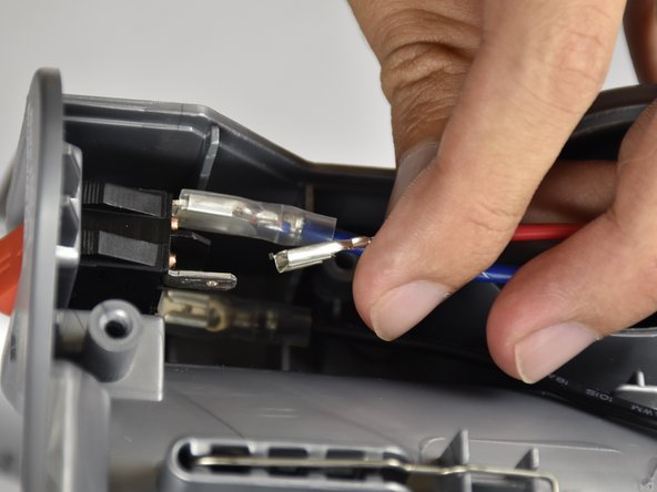 Shark Navigator Lift-Away Deluxe NV360 Power Button Replacement: crwdns2935265:017crwdnd2935265:03crwdnd2935265:03crwdne2935265:0