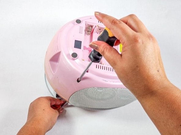 Mattel Barbie Boombox BE-466 Antenna Replacement: шаг 6, изображение 3 из 3