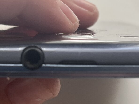 Samsung Galaxy S3 Neo Battery Replacement, Rear Casing: crwdns2935265:01crwdnd2935265:02crwdnd2935265:03crwdne2935265:0