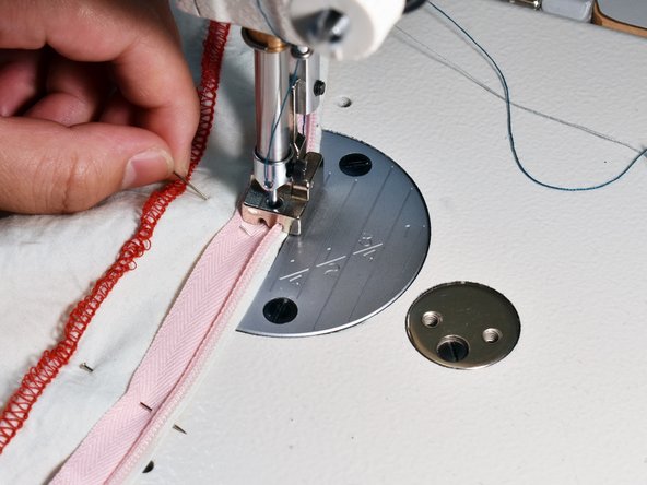 Replacing an Invisible Zipper: crwdns2935265:06crwdnd2935265:02crwdnd2935265:03crwdne2935265:0