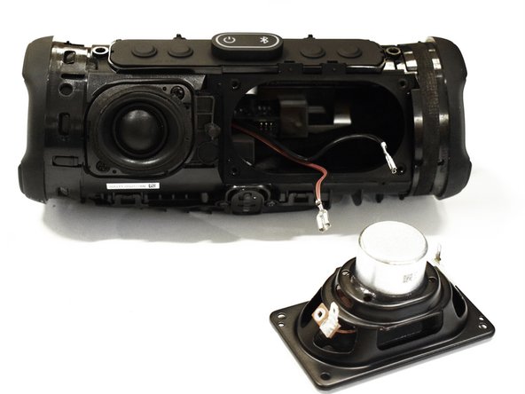 JBL Charge 5 Motherboard Replacement: crwdns2935265:015crwdnd2935265:02crwdnd2935265:02crwdne2935265:0