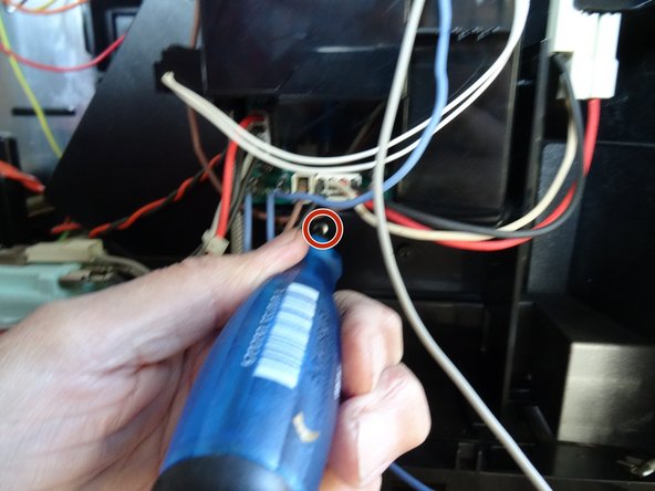 Nivona Caferomatica 770 Drainageventil tauschen: crwdns2935265:08crwdnd2935265:03crwdnd2935265:03crwdne2935265:0