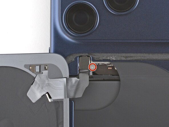 iPhone 17 Pro Back Glass Replacement, Remove the cover screw: crwdns2935265:09crwdnd2935265:01crwdnd2935265:02crwdne2935265:0