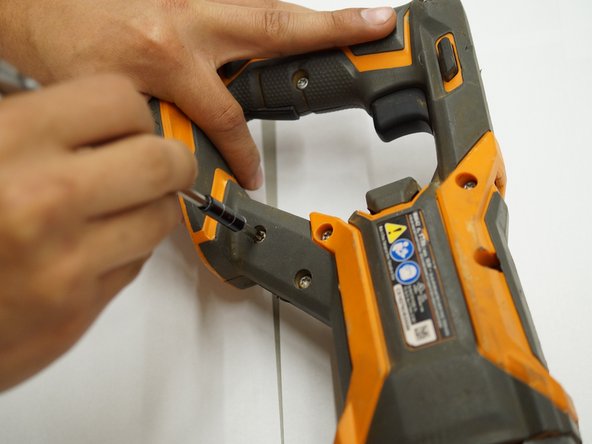 Ridgid GEN5X R8642 Battery Port Replacement: crwdns2935265:03crwdnd2935265:03crwdnd2935265:03crwdne2935265:0