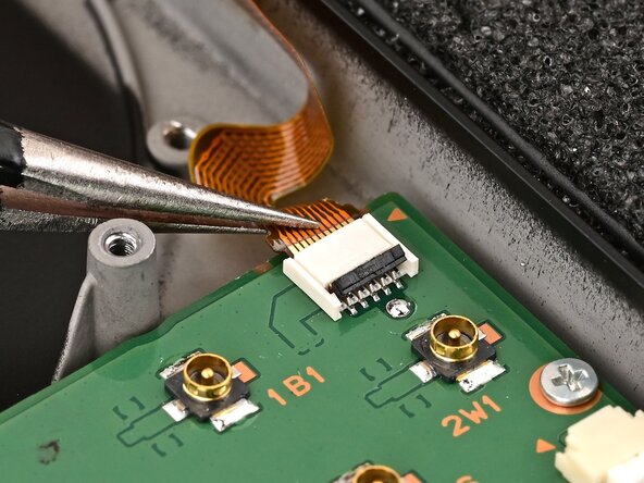 Nintendo Switch 2 Button Board Replacement: crwdns2935265:036crwdnd2935265:01crwdnd2935265:02crwdne2935265:0