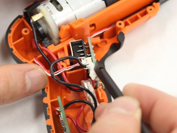 Black and Decker LI4000 Trigger/Switch Board Replacement: crwdns2935265:011crwdnd2935265:02crwdnd2935265:03crwdne2935265:0