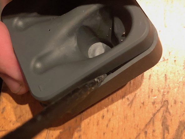 RollingSquare Hyphen v1 Case magnets Replacement, Open the case: step 2, image 1 of 3