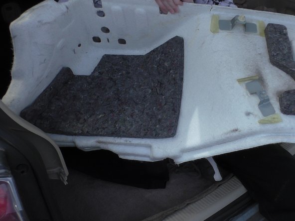 1997–2003 Lexus RX Lamp Failure Sensor Repair, Removing the Upholstery Covering: crwdns2935265:07crwdnd2935265:02crwdnd2935265:02crwdne2935265:0