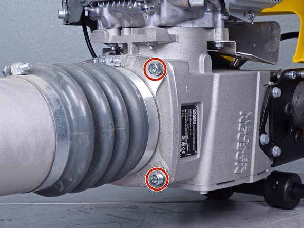 Wacker 4-Stroke Rammer BS504AS REV 101 (2019) Clutch Drum Replacement, Remove the leg assembly bolts: crwdns2935265:06crwdnd2935265:02crwdnd2935265:02crwdne2935265:0