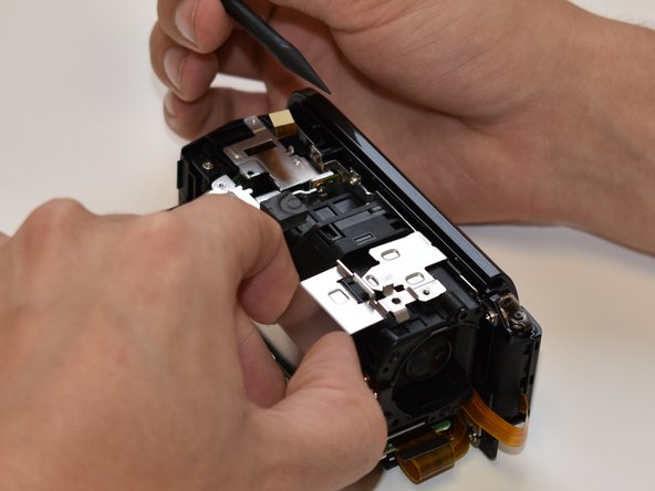 Canon Vixia HF R62 Display Panel Replacement: crwdns2935265:019crwdnd2935265:02crwdnd2935265:03crwdne2935265:0