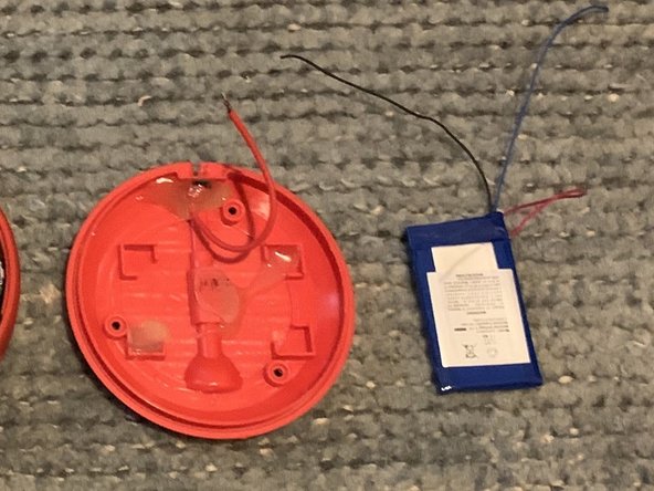 JBL Clip 1 Teardown: crwdns2935265:07crwdnd2935265:03crwdnd2935265:03crwdne2935265:0