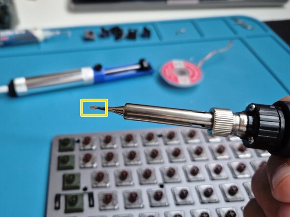 Logitech MX Mechanical Mini Hot Swappable Switches Replacement, Solder the receptacles: passo 6, immagine 2 di 3