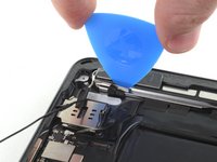iPad 7 Right Bluetooth and Wi-Fi Antenna Replacement