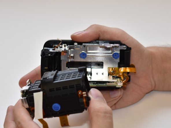 Canon Vixia HF R62 Display Panel Replacement: crwdns2935265:023crwdnd2935265:03crwdnd2935265:03crwdne2935265:0