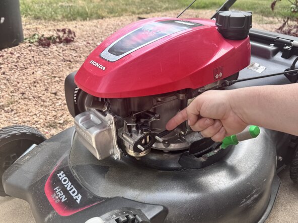 How to Clean a Honda GCV170 Carburetor: step 3, image 3 of 3