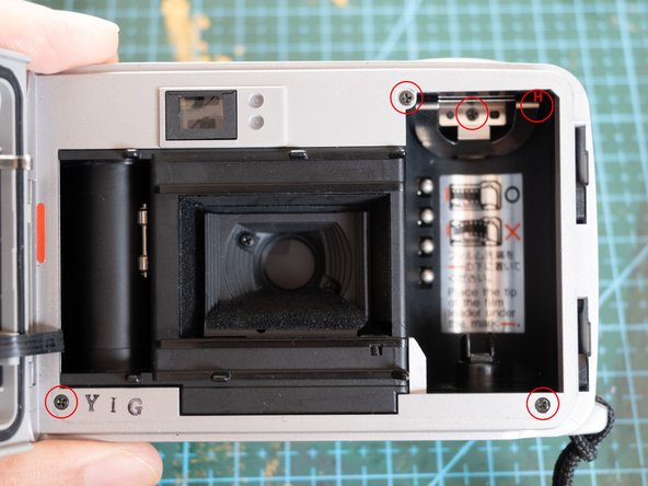 Yashica T5D Shutter Flex Cable Replacement: crwdns2935265:03crwdnd2935265:02crwdnd2935265:03crwdne2935265:0