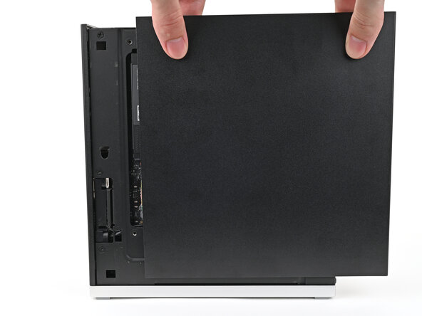 Framework Desktop Secondary Storage Replacement, Remove the Right Panel: crwdns2935265:07crwdnd2935265:03crwdnd2935265:03crwdne2935265:0