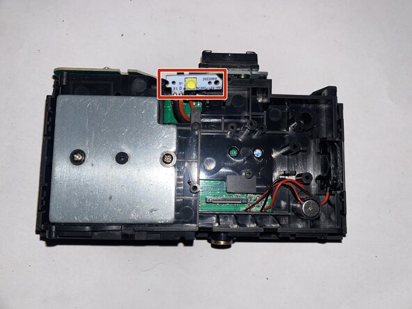 Sonida DC202 Camera Teardown, Flash: crwdns2935265:011crwdnd2935265:01crwdnd2935265:01crwdne2935265:0