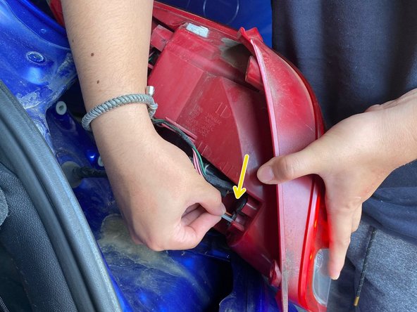 2011-2017 Hyundai Veloster Back-Up Light and Brake Light Replacement: step 4, image 2 of 3