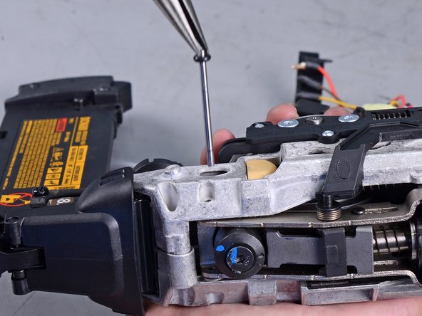 Dewalt Nailers DCN680D1 2018 PTO Assembly Replacement, Dewalt Nailers DCN680D1 2018 Solenoid Removal: crwdns2935265:012crwdnd2935265:02crwdnd2935265:02crwdne2935265:0