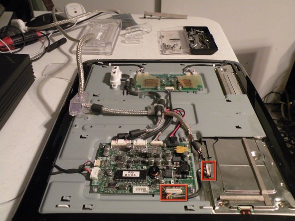 Apple Studio Display M7649 Teardown: crwdns2935265:011crwdnd2935265:02crwdnd2935265:02crwdne2935265:0