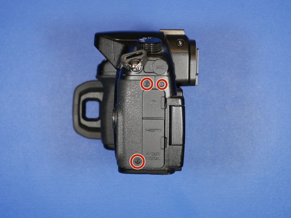 Panasonic Lumix DMC-GH3 LCD Hinge Cover Replacement: crwdns2935265:039crwdnd2935265:02crwdnd2935265:02crwdne2935265:0