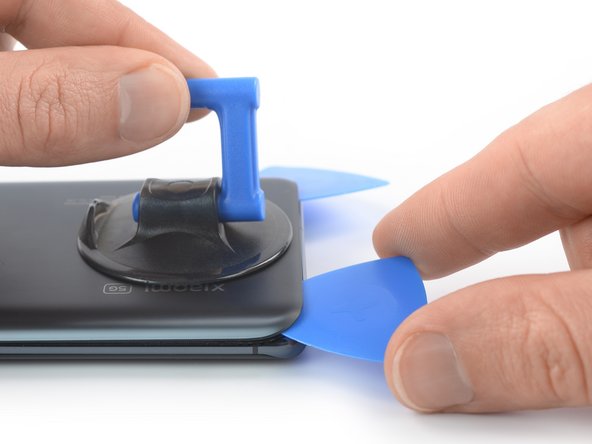 Mi 11 Screen Replacement, Slice the adhesive: crwdns2935265:03crwdnd2935265:02crwdnd2935265:02crwdne2935265:0