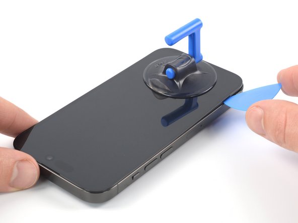 iPhone 14 Pro Vervanging van het scherm, Snijd de lijm aan de linkerzijde van het scherm door: stap 5, afbeelding 2 van 3