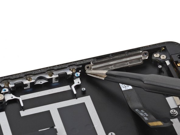 Microsoft Surface Pro X Volume Button Cable Replacement: passo 112, immagine 2 di 2
