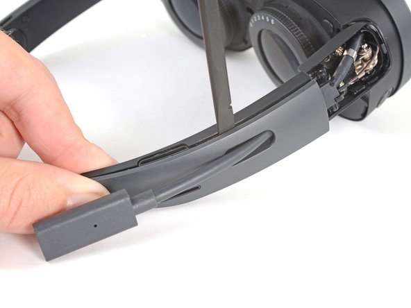 HTC Vive XR Elite Motion Sensor Replacement, Remove the outer temple: crwdns2935265:010crwdnd2935265:02crwdnd2935265:03crwdne2935265:0