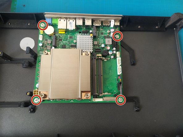 6- Montage PC Infinity, Installation de la carte Kontron sur la grille (suite): étape 14, image 2 de 2