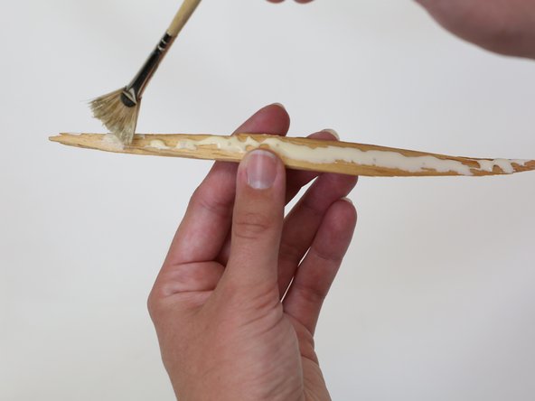 How to Reattach a Broken Piece of Wood: crwdns2935265:03crwdnd2935265:03crwdnd2935265:03crwdne2935265:0