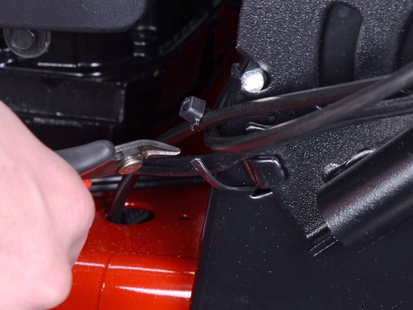 Toro Walk Behind Mowers 21199HD 2018 Brake Cable Replacement, Cut the zip tie: crwdns2935265:05crwdnd2935265:02crwdnd2935265:03crwdne2935265:0