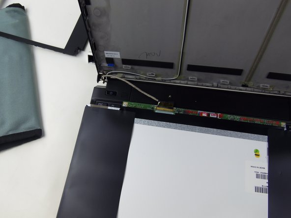 Toshiba Portege R835-P88 Screen Replacement: crwdns2935265:05crwdnd2935265:02crwdnd2935265:02crwdne2935265:0