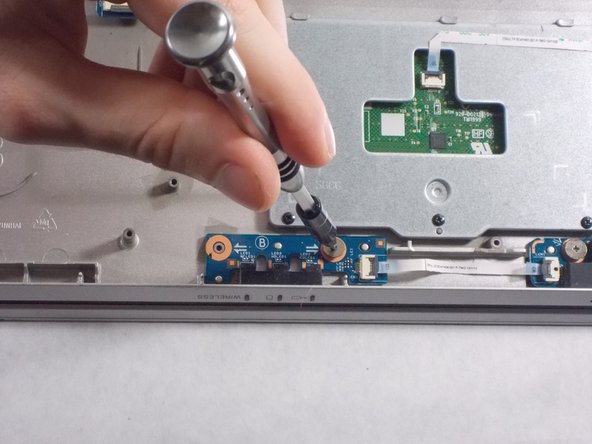 Sony Vaio SVT151A11L Multimedia Card Replacement: crwdns2935265:06crwdnd2935265:02crwdnd2935265:02crwdne2935265:0