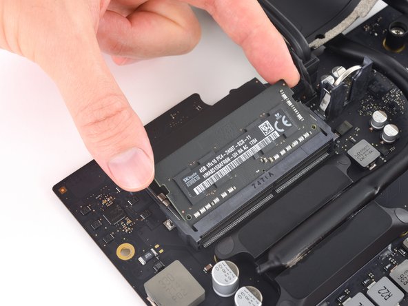 iMac Intel 21.5" Retina 4K Display (2017) RAM Replacement: adım 0, 2 resimden 1.