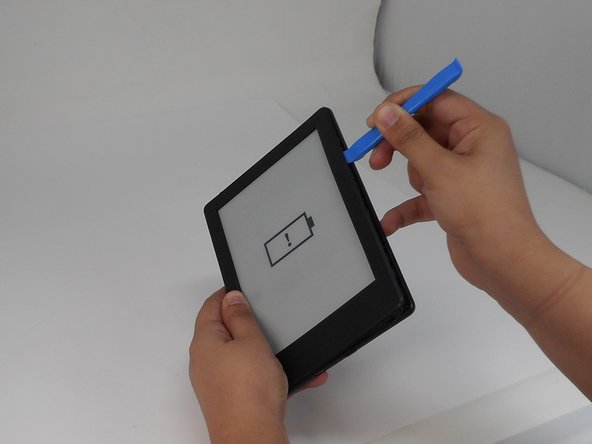 Amazon Kindle 8 Power Button Replacement, Front Cover: crwdns2935265:01crwdnd2935265:02crwdnd2935265:02crwdne2935265:0