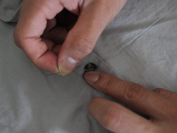 Dress Shirt Button Replacement: crwdns2935265:03crwdnd2935265:02crwdnd2935265:02crwdne2935265:0