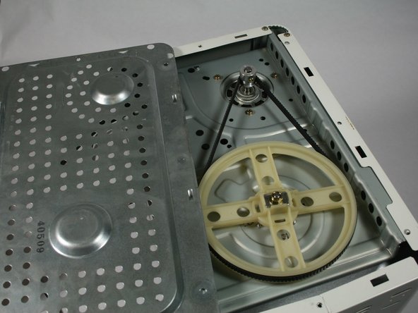 Hitachi HB-B102 Automatic Home Bakery  II Motor Replacement: crwdns2935265:07crwdnd2935265:03crwdnd2935265:03crwdne2935265:0